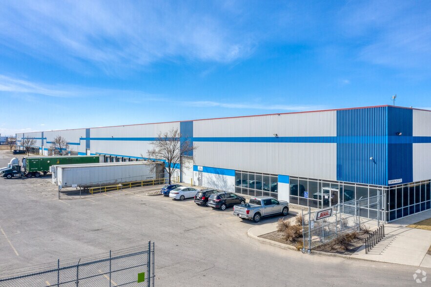 11 Dufferin Pl SE, Calgary, AB for sale - Primary Photo - Image 1 of 1