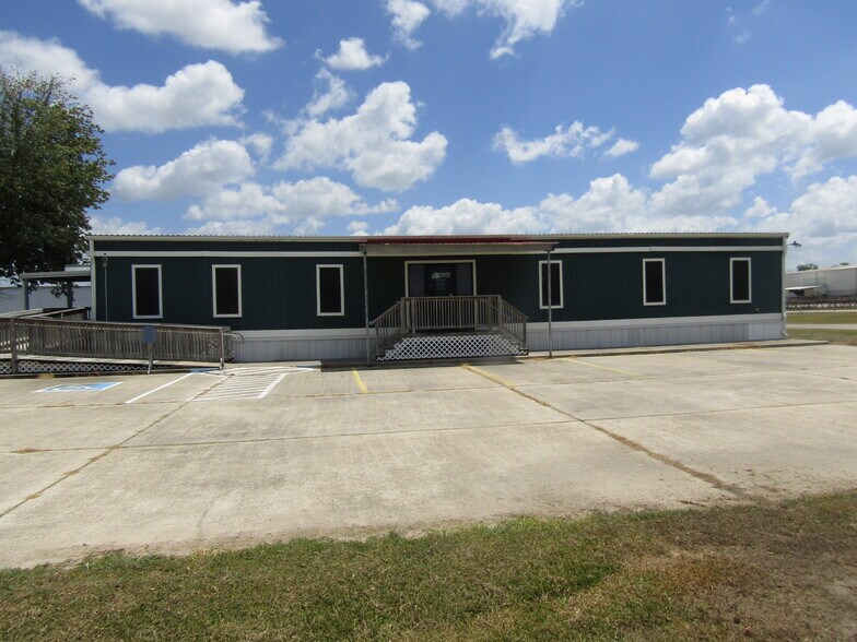 2804 W Admiral Doyle Dr, New Iberia, LA for lease - Primary Photo - Image 1 of 1