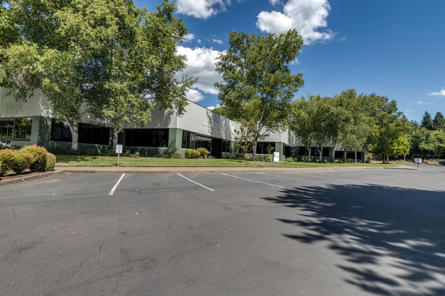 9705 SW Sunshine Ct, Beaverton, OR for lease - Building Photo - Image 2 of 3