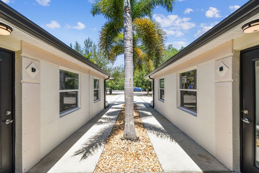 670 2nd St N, Safety Harbor, FL for lease - Building Photo - Image 3 of 4