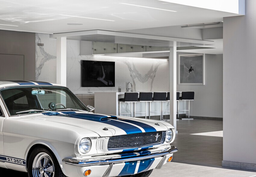 40-41 Straightaway Dr, Pontiac, MI for sale - Building Photo - Image 2 of 25