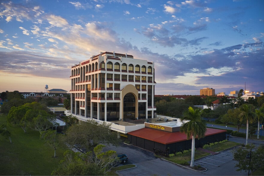 101 Riverfront Blvd, Bradenton, FL for lease - Building Photo - Image 2 of 14