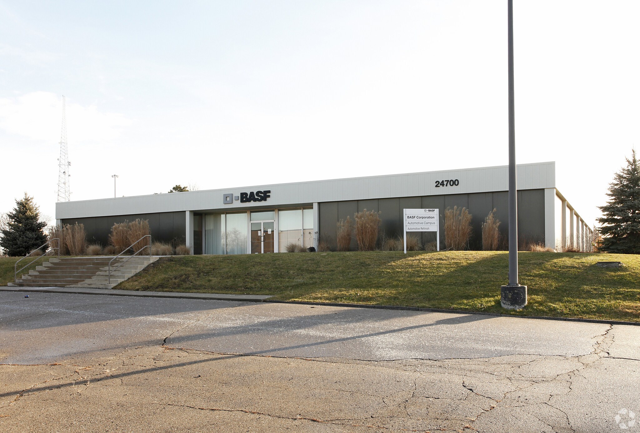 24700 W 11 Mile Rd, Southfield, MI for sale Primary Photo- Image 1 of 15