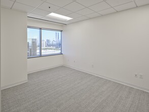 950 E Paces Ferry Rd NE, Atlanta, GA for lease Interior Photo- Image 2 of 10