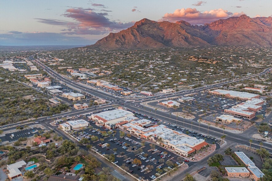 7250-7356 N Oracle Rd, Tucson, AZ for lease - Building Photo - Image 2 of 6