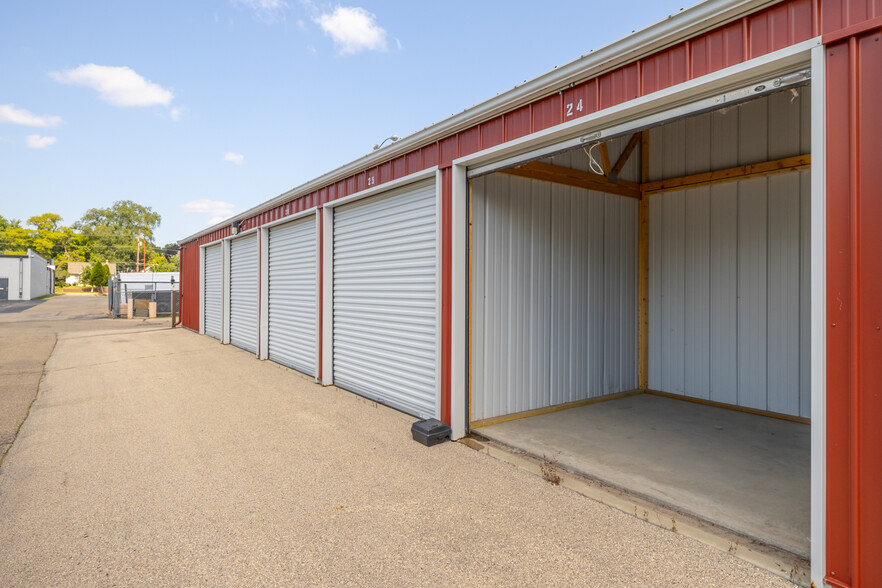 Allstate Storage & Carwash portfolio of 2 properties for sale on LoopNet.com - Building Photo - Image 2 of 7