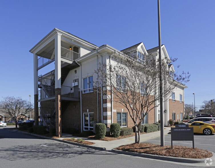10460 Park Rd, Charlotte, NC 28210