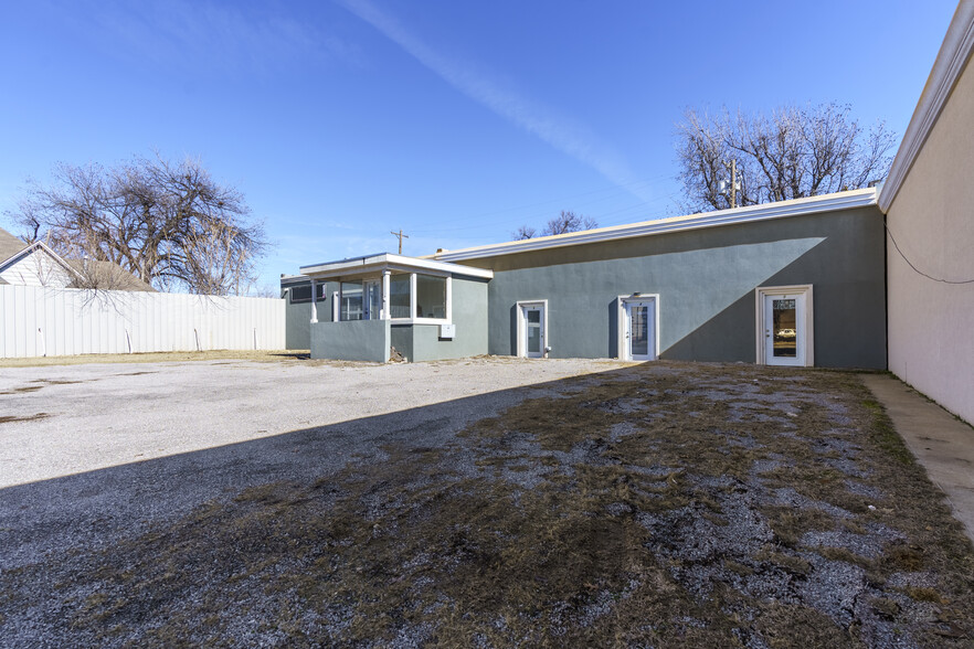 306 N Choctaw Ave, El Reno, OK for sale - Building Photo - Image 3 of 27