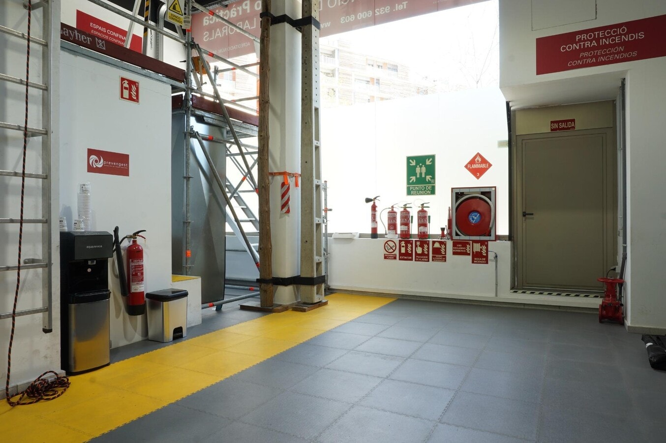 L'Hospitalet de Llobregat, BAR 08904 - Unit Pt04 - - Interior Photo - Image 2 of 9
