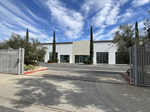 7500-7536 Tyrone Ave, Van Nuys, CA for lease Building Photo- Image 1 of 9