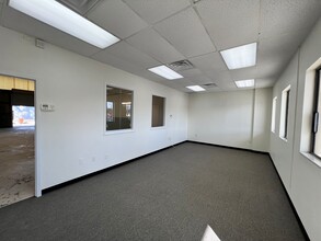 5675 New Tampa Hwy, Lakeland, FL for lease Interior Photo- Image 2 of 6