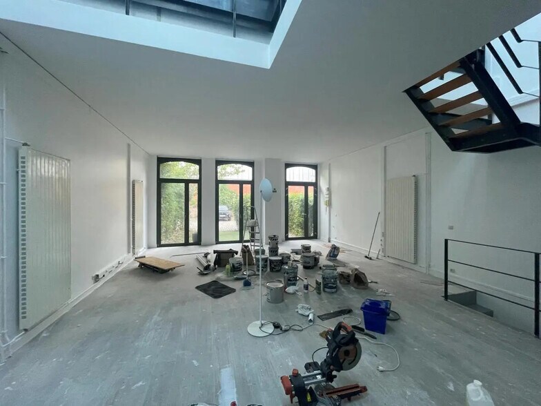 Flex in Gentilly for sale - Building Photo - Image 3 of 5