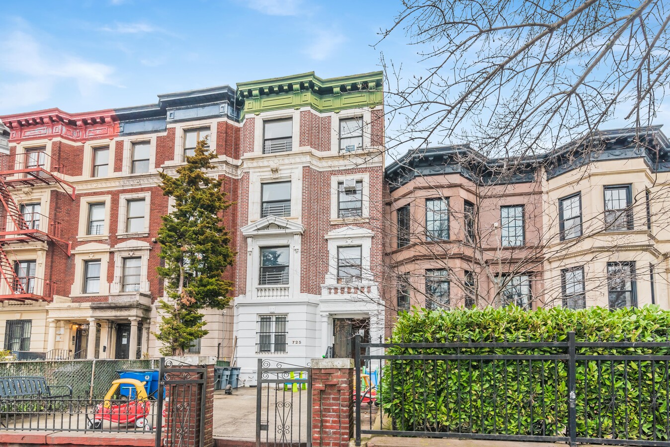 725 Eastern Parkway Pky, Brooklyn, NY 11213 | LoopNet