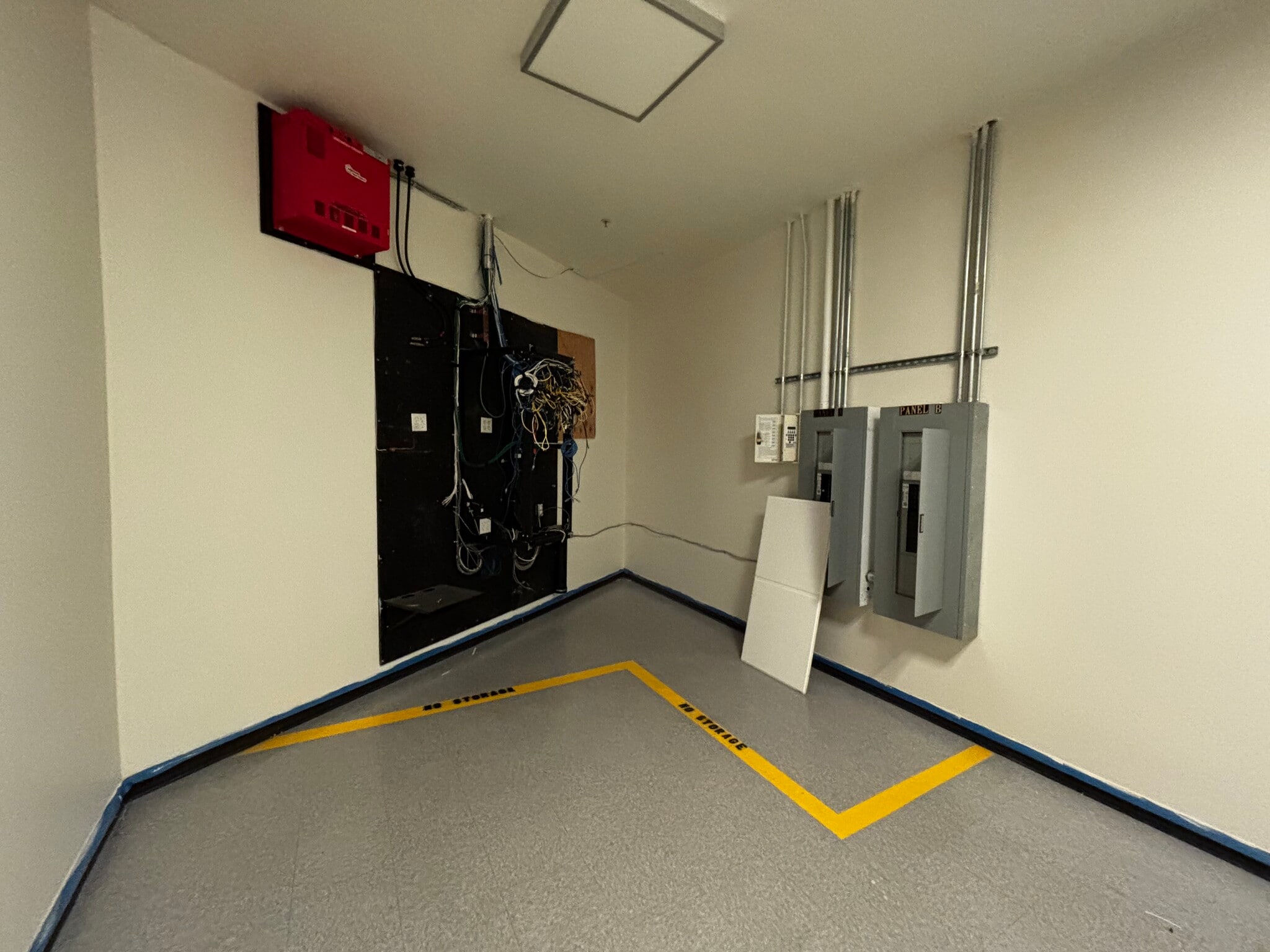 1350 Grant Rd, Mountain View, CA for lease Interior Photo- Image 1 of 11