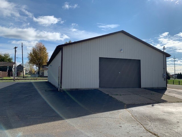 806 Cook Ave SW, Canton, OH for sale - Building Photo - Image 2 of 11