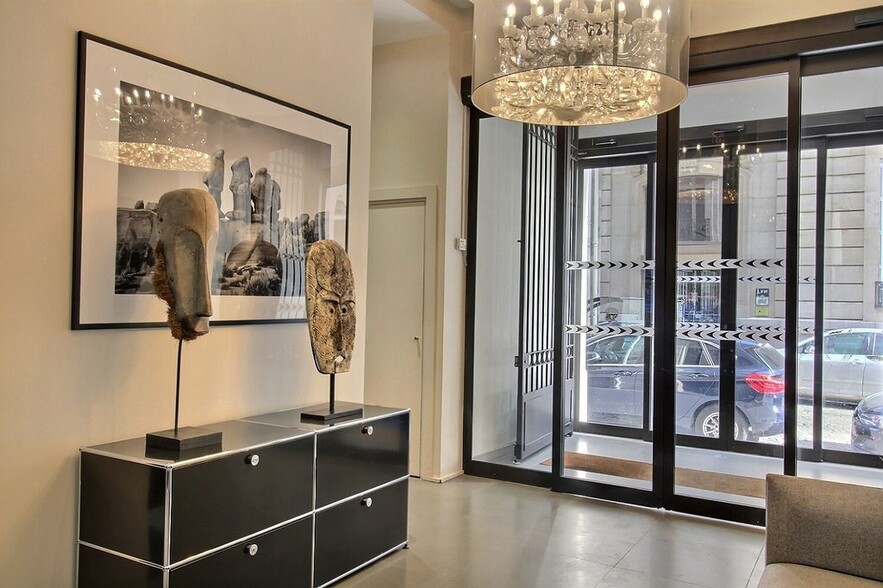 Rue Léo Delibes, Paris for lease - Lobby - Image 2 of 3