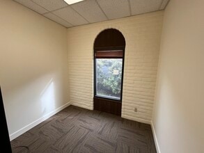 72A Centennial Loop, Eugene, OR for lease Building Photo- Image 2 of 6