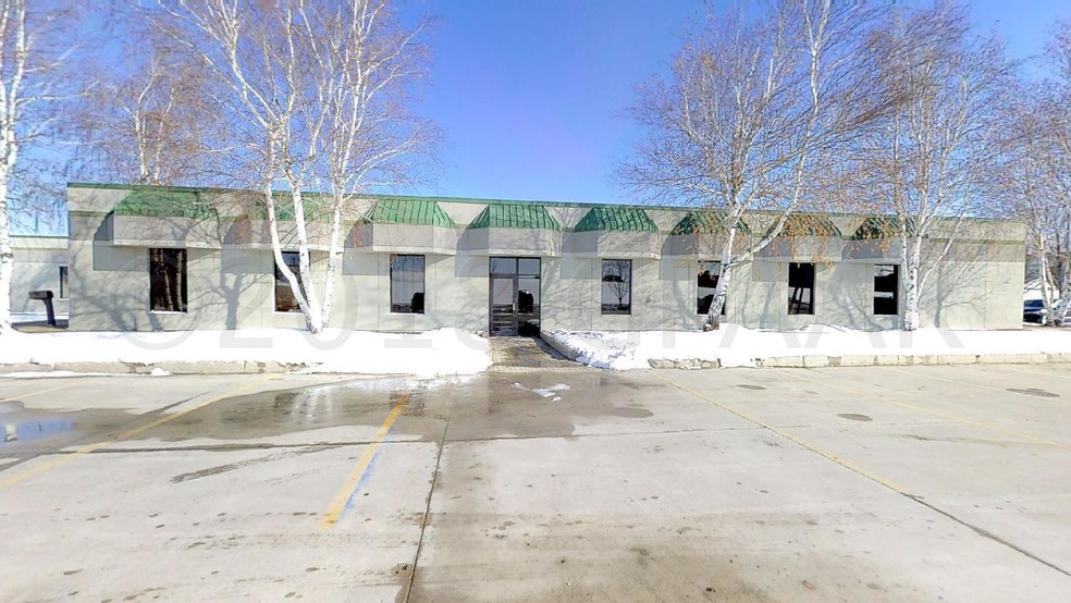 4324 University Ave, Grand Forks, ND for sale - Primary Photo - Image 1 of 1