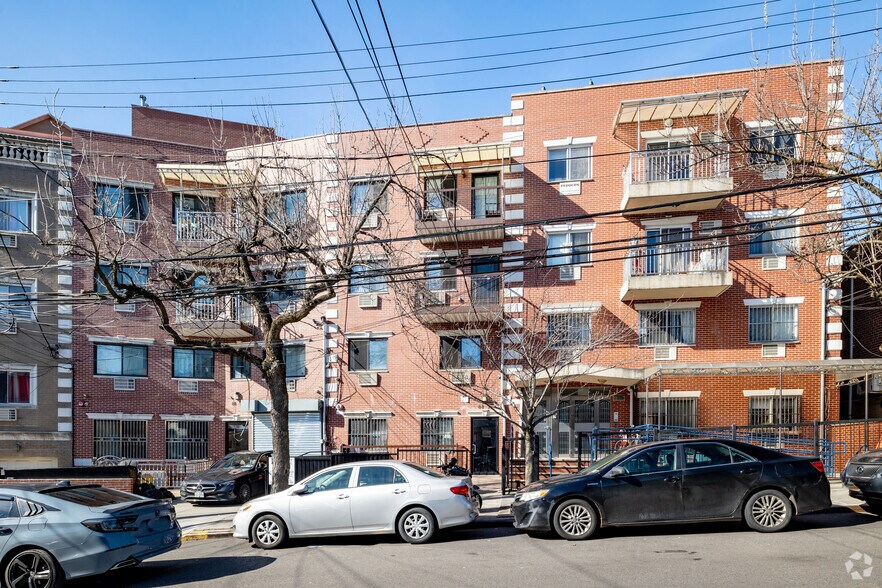 8839 53rd Ave, Elmhurst, NY for sale - Primary Photo - Image 1 of 1