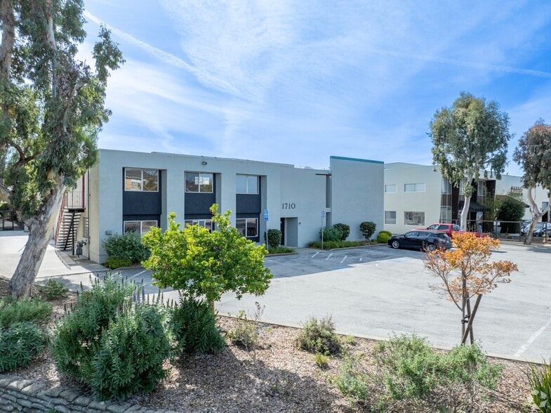 1710 Industrial Rd, San Carlos, CA for lease - Building Photo - Image 2 of 5
