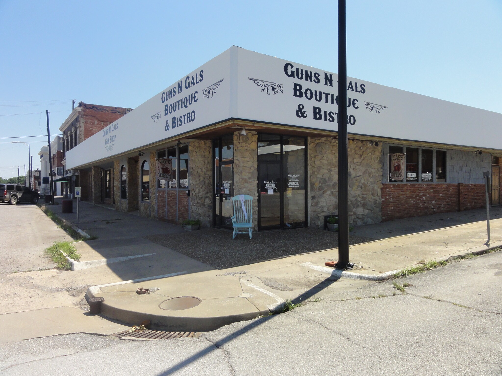 127 N Maple St, Nowata, OK 74048 Retail for Sale