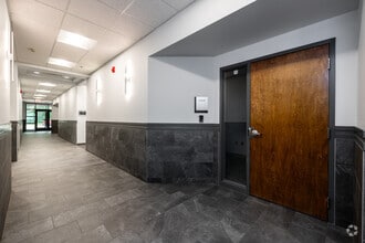 4770 N Belleview Ave, Kansas City, MO for lease Interior Photo- Image 2 of 5