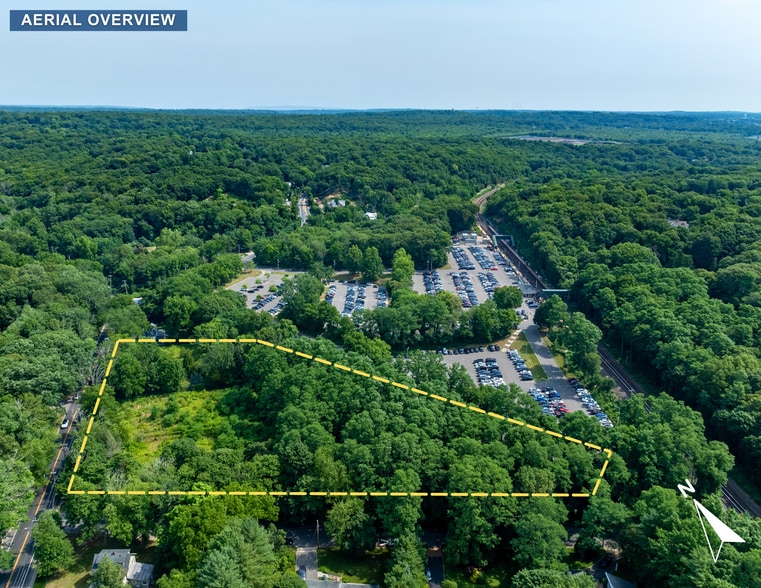 82 E Gate Dr, Huntington, NY for sale - Aerial - Image 3 of 4