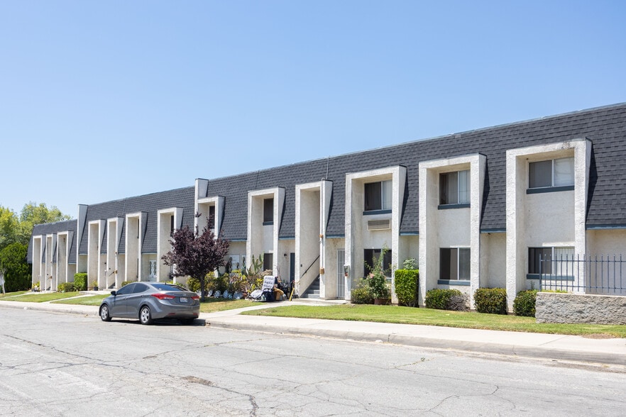 236 E 48th St, San Bernardino, CA for sale - Building Photo - Image 3 of 8