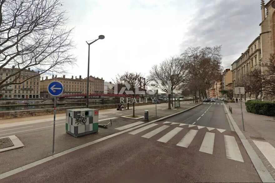 Retail in Lyon for sale - Aerial - Image 2 of 4