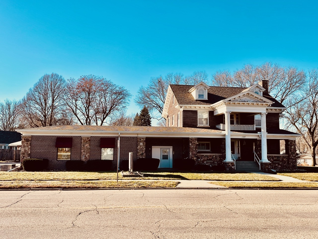 1113 Morningside Ave, Sioux City, IA for sale Building Photo- Image 1 of 43