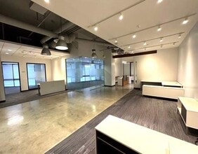 100 W Broadway, Long Beach, CA for lease Interior Photo- Image 2 of 5