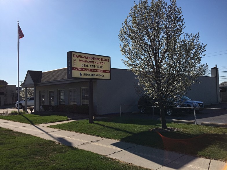 18400 E Nine Mile Rd, Eastpointe, MI for sale - Primary Photo - Image 1 of 1