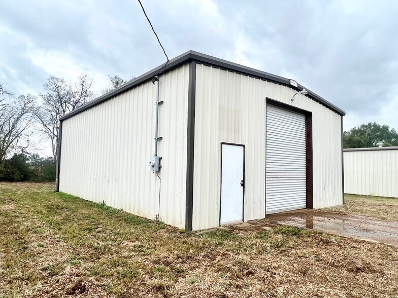 415 Texas ave, Crockett, TX for sale - Building Photo - Image 2 of 8