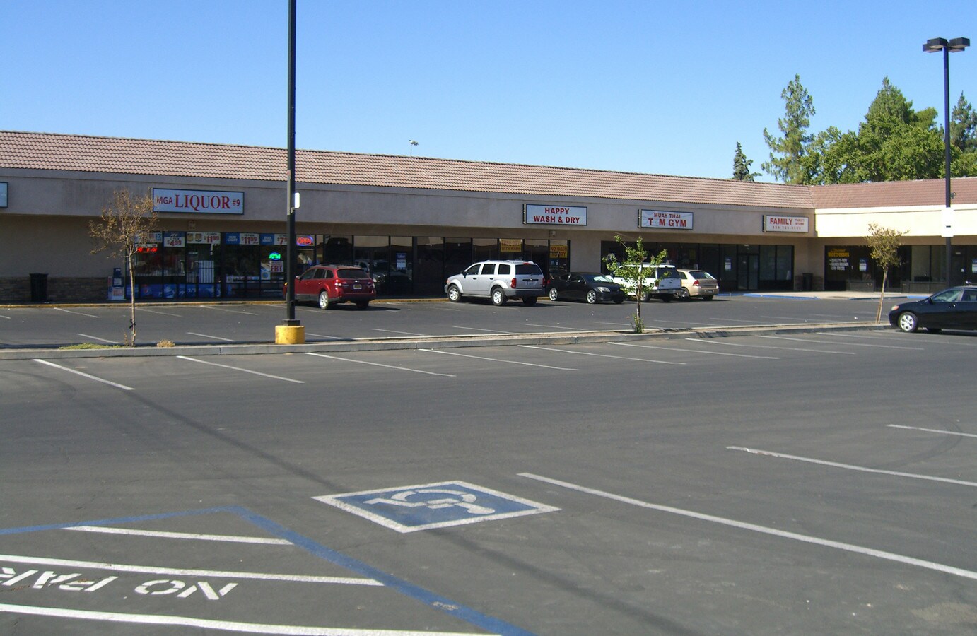 2701 N Blackstone Ave, Fresno, CA 93703 Property Record