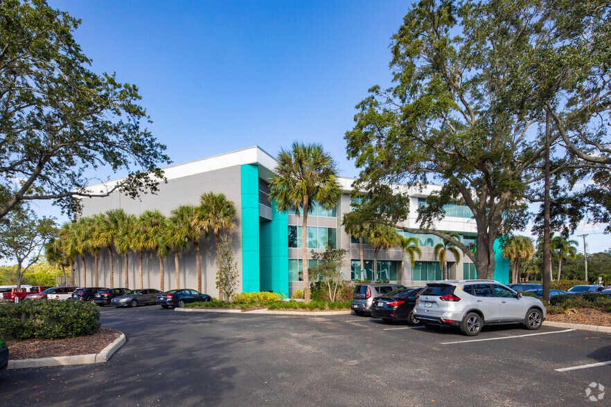 550 N Reo St, Tampa, FL for lease - Building Photo - Image 3 of 8