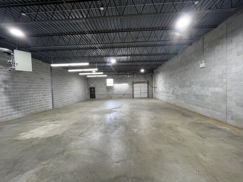 430-444 Industrial Dr, North Wales, PA for lease - Interior Photo - Image 3 of 5