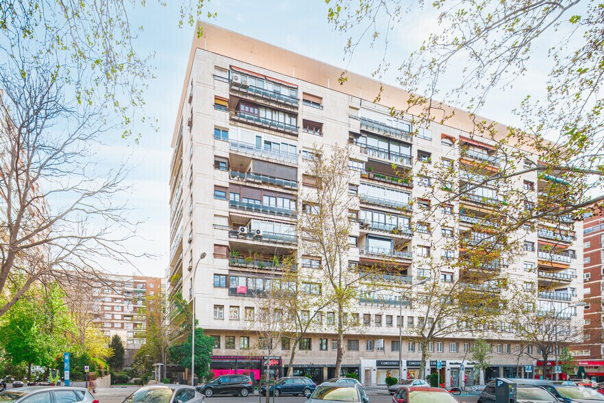 Paseo Castellana, 182-184, Madrid, Madrid for lease - Building Photo - Image 2 of 2