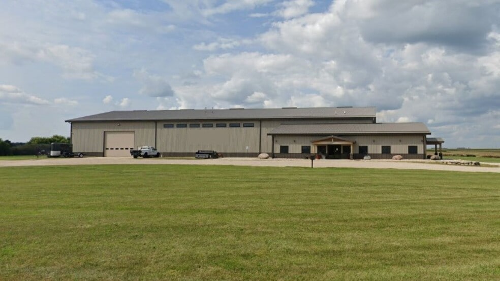 3303 Murray Rd, Estherville, IA for sale - Building Photo - Image 1 of 3