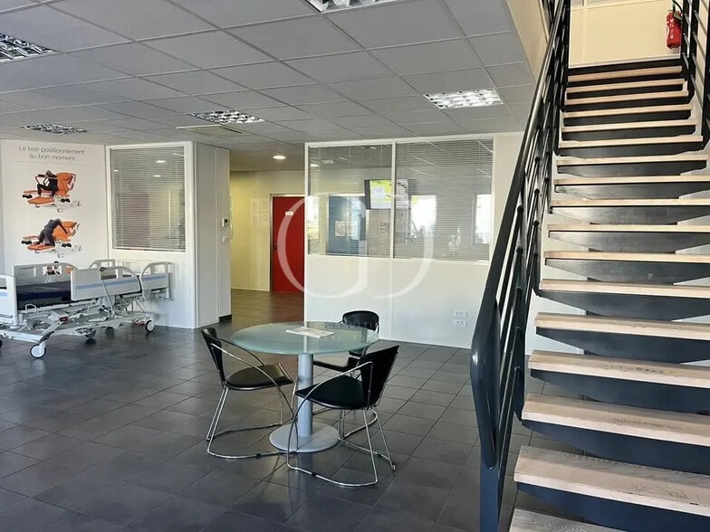 Flex in Vénissieux for sale - Interior Photo - Image 3 of 8