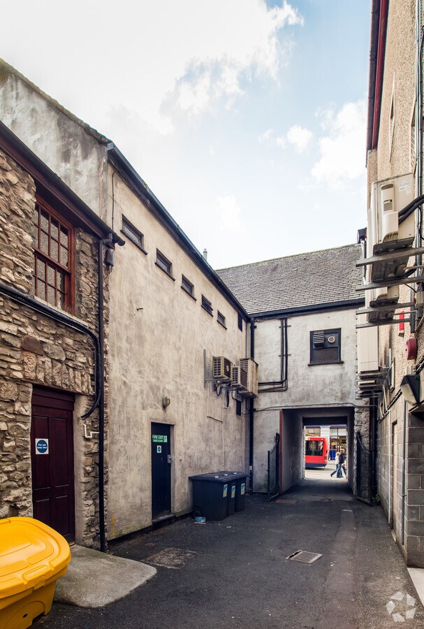 37 Stricklandgate, Kendal, CMA LA9 4LT