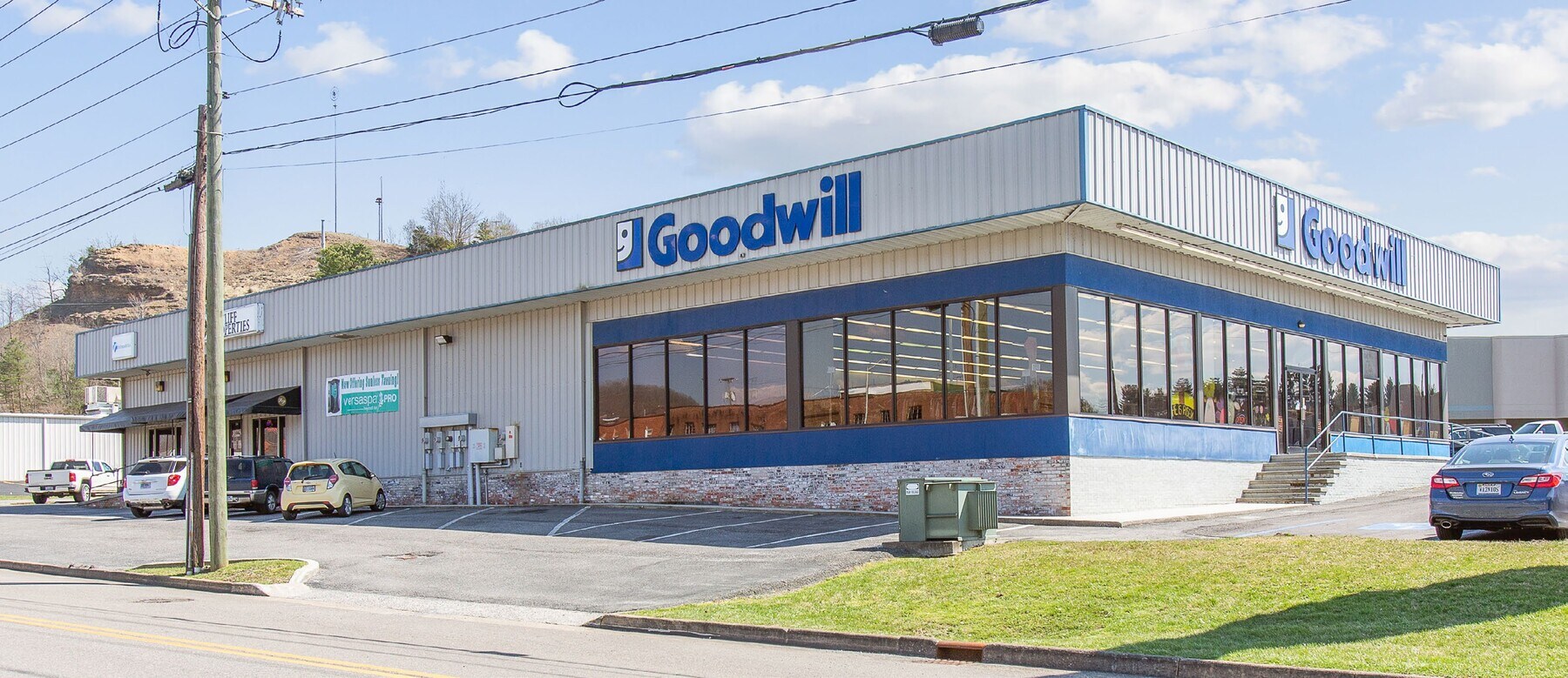 2510 S Front St, Richlands, VA 24641