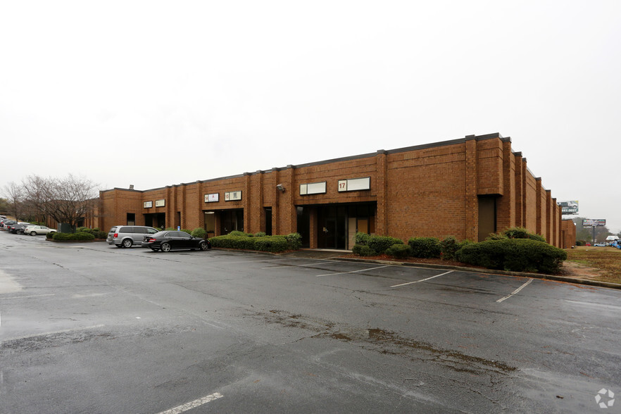 869 Pickens Industrial Dr, Marietta, GA for lease - Primary Photo - Image 1 of 10