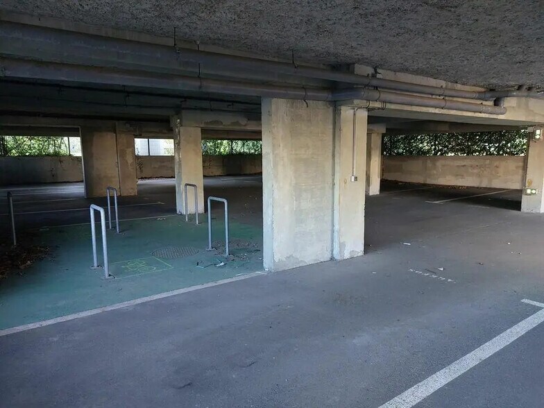 Office in Nantes for lease - Building Photo - Image 3 of 9