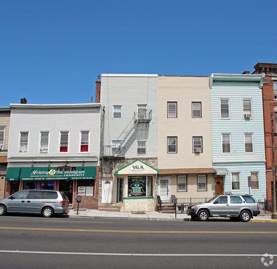 3815 JF Kennedy Blvd, Union City, NJ 07087