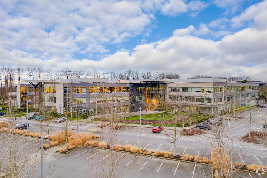 9500 Glenlyon Pky, Burnaby, BC for lease - Building Photo - Image 1 of 4