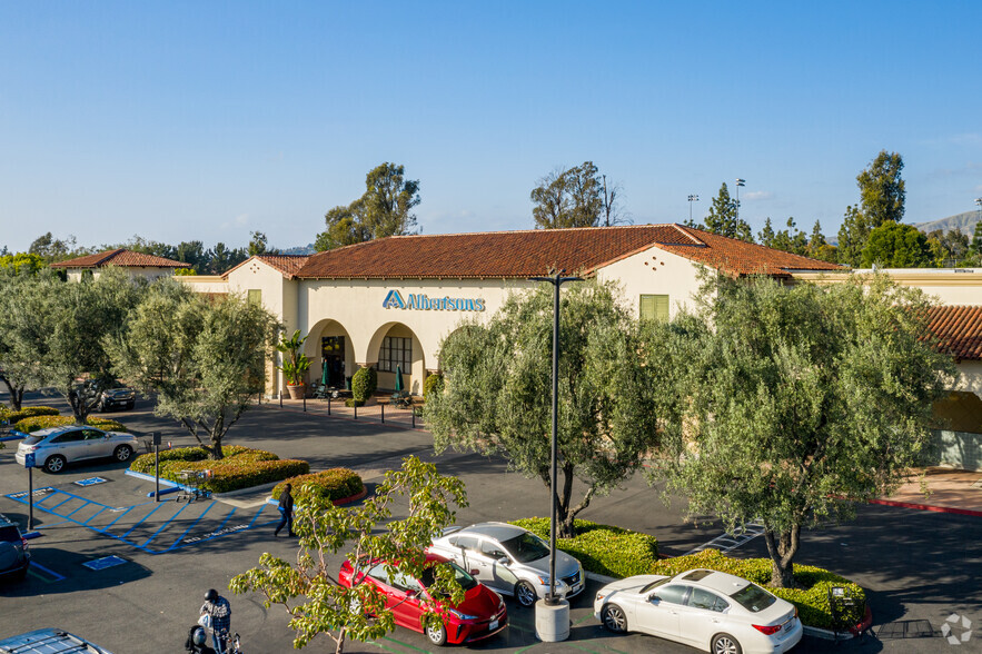 3901 Irvine Blvd, Irvine, CA for sale - Building Photo - Image 1 of 1