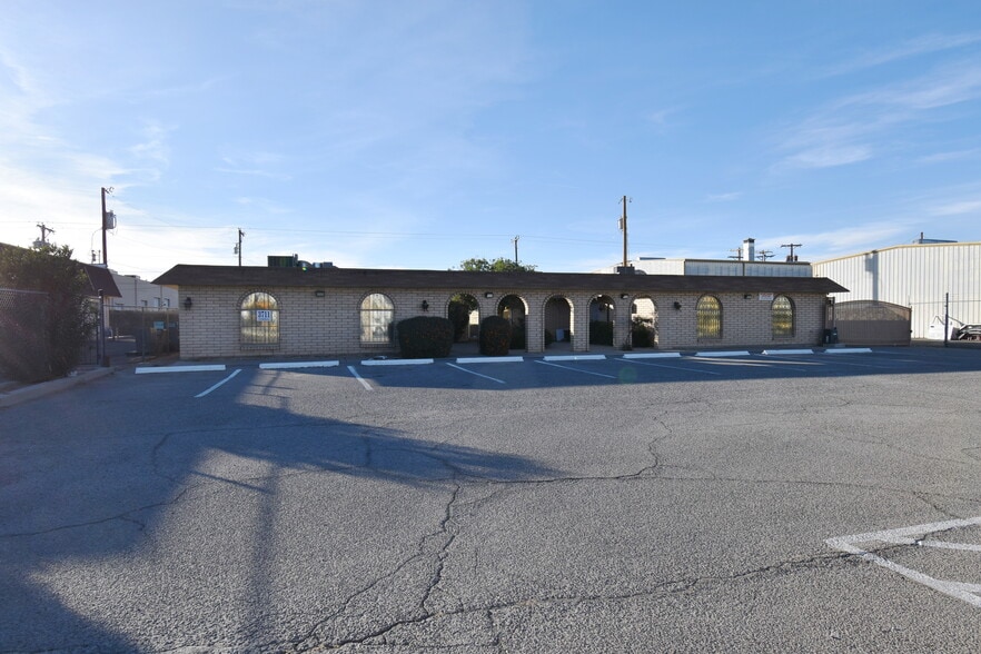 3711 Admiral St, El Paso, TX for lease - Building Photo - Image 2 of 13