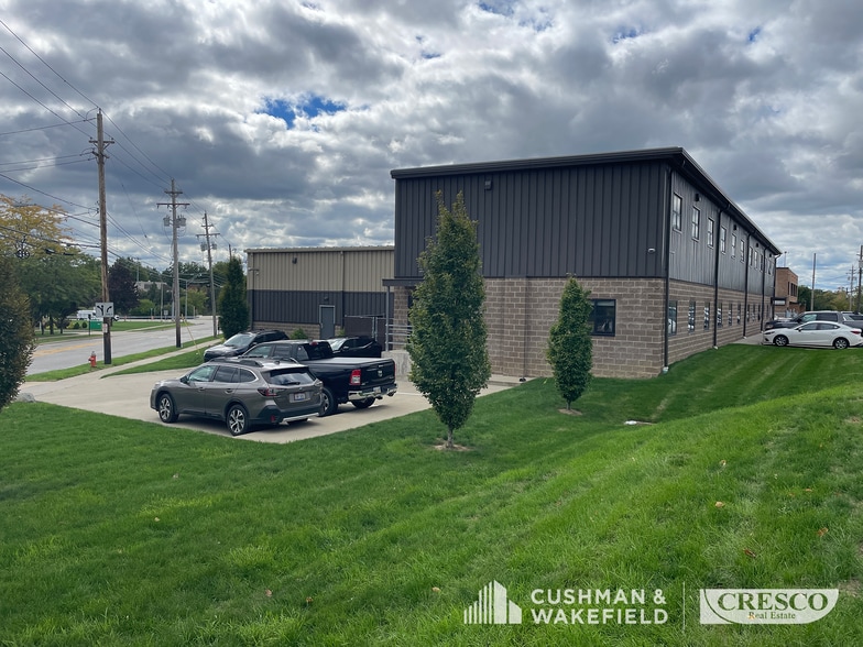 240 Tuxedo Ave, Brooklyn Heights, OH for lease - Building Photo - Image 3 of 14