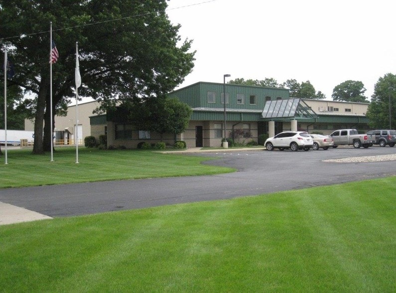 29391 Old US 33, Elkhart, IN for sale - Primary Photo - Image 1 of 1