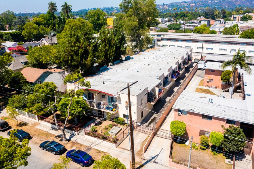 839 N Summit Ave, Pasadena, CA for sale - Building Photo - Image 2 of 27
